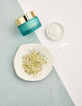 Crema facial recomendada para reafirmar día y noche Mediterranea Cosmetics para todo tipo piel