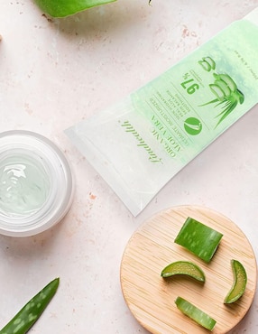 Crema para rostro y cuerpo recomendada para calmar y aliviar la piel día y noche Linahealth para todo tipo piel