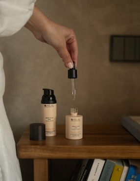 Crema facial recomendada para prevenir signos de la edad día y noche Arual para piel seca