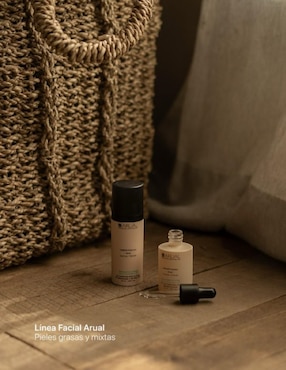 Crema facial recomendada para prevenir signos de la edad día y noche Arual para piel mixta y grasa