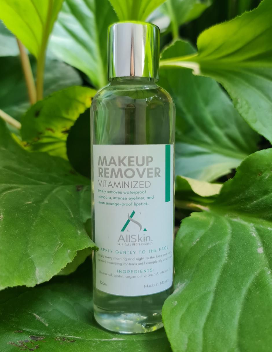 Desmaquillante vitaminado para cejas y pestañas 4