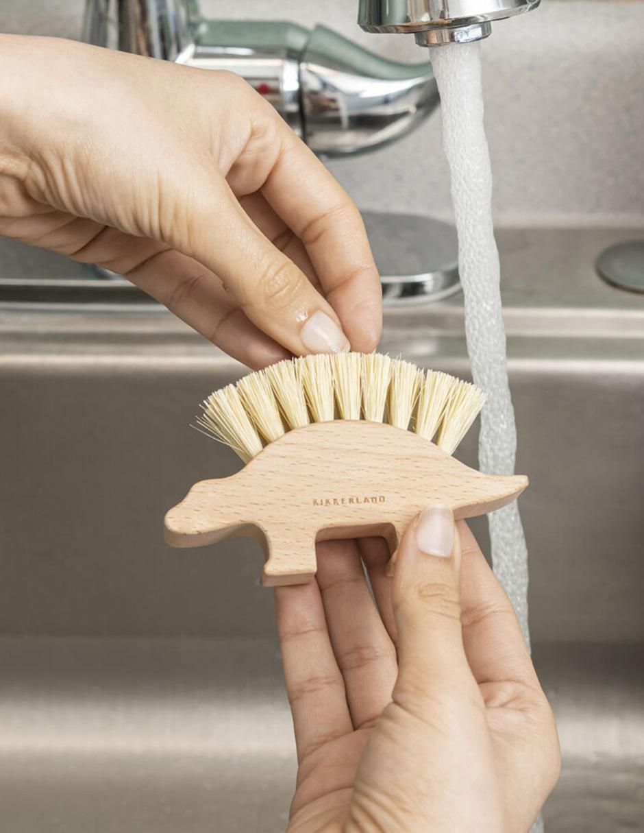 Cepillo para uñas de madera 3